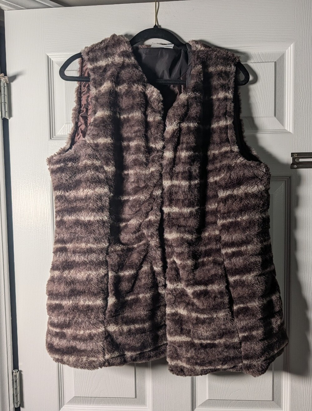 Teezher Women’s XL Faux Fur Striped Vest Brown Gray Plush Hooded Y2K Cozy